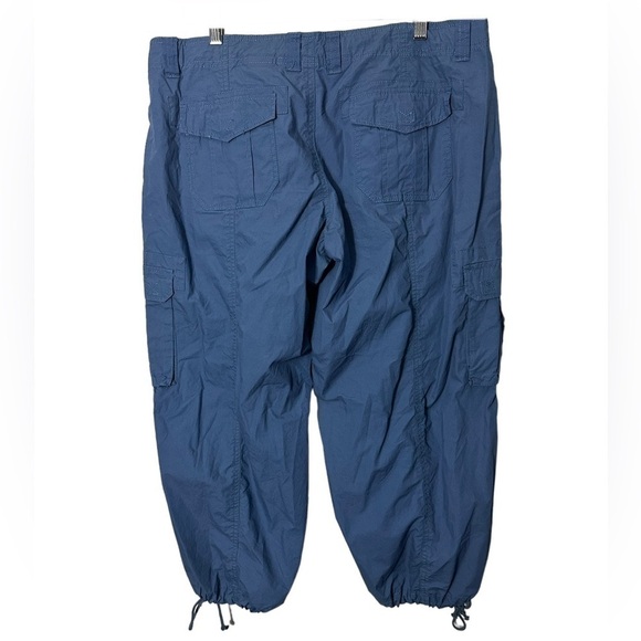 Norma Kamali Cargo Crop Pants - Picture 2 of 9